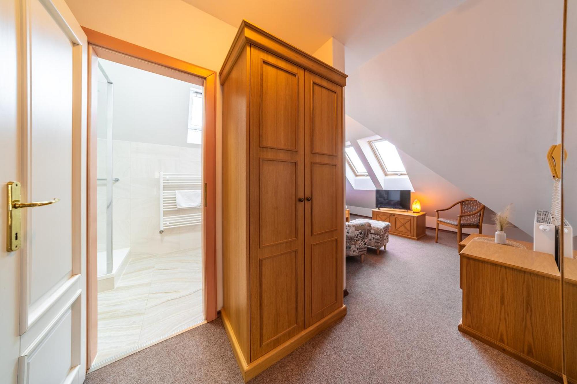 Hotel Sanatorium Mariot Františkovy Lázně Esterno foto
