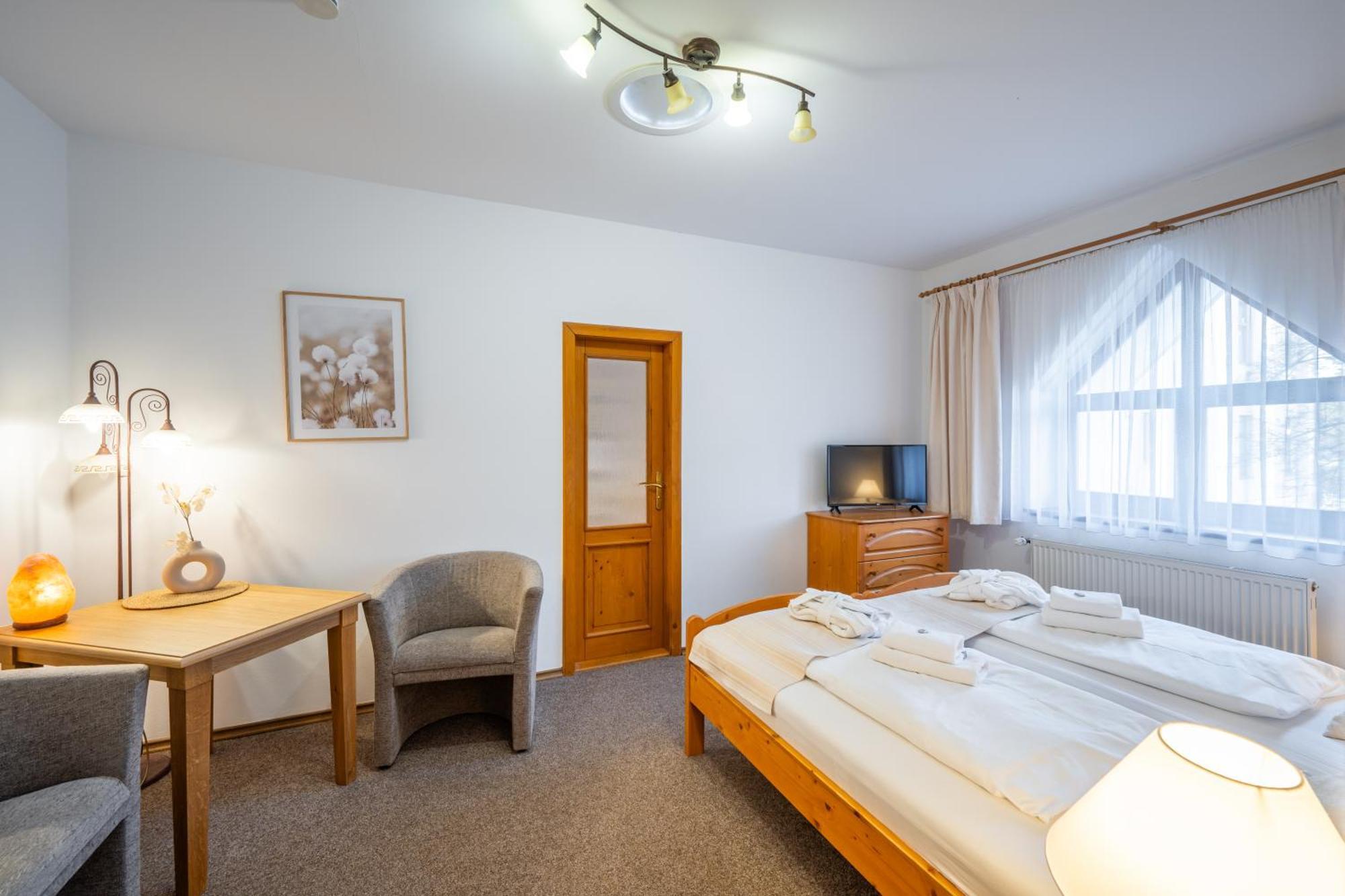 Hotel Sanatorium Mariot Františkovy Lázně Esterno foto